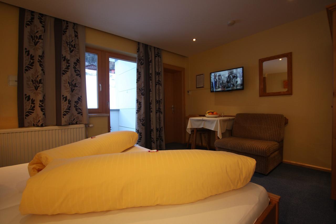 Gaestehaus Alpina St Anton am Arlberg Eksteriør billede