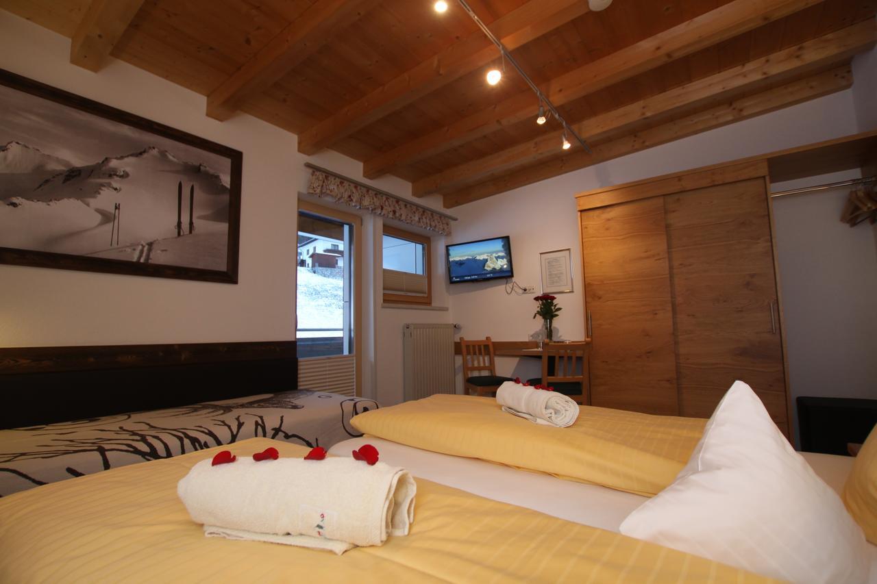 Gaestehaus Alpina St Anton am Arlberg Eksteriør billede